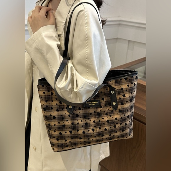 I 🖤 You Heart Plaid PU Leather Strap Tote Bag - Picture 6 of 8